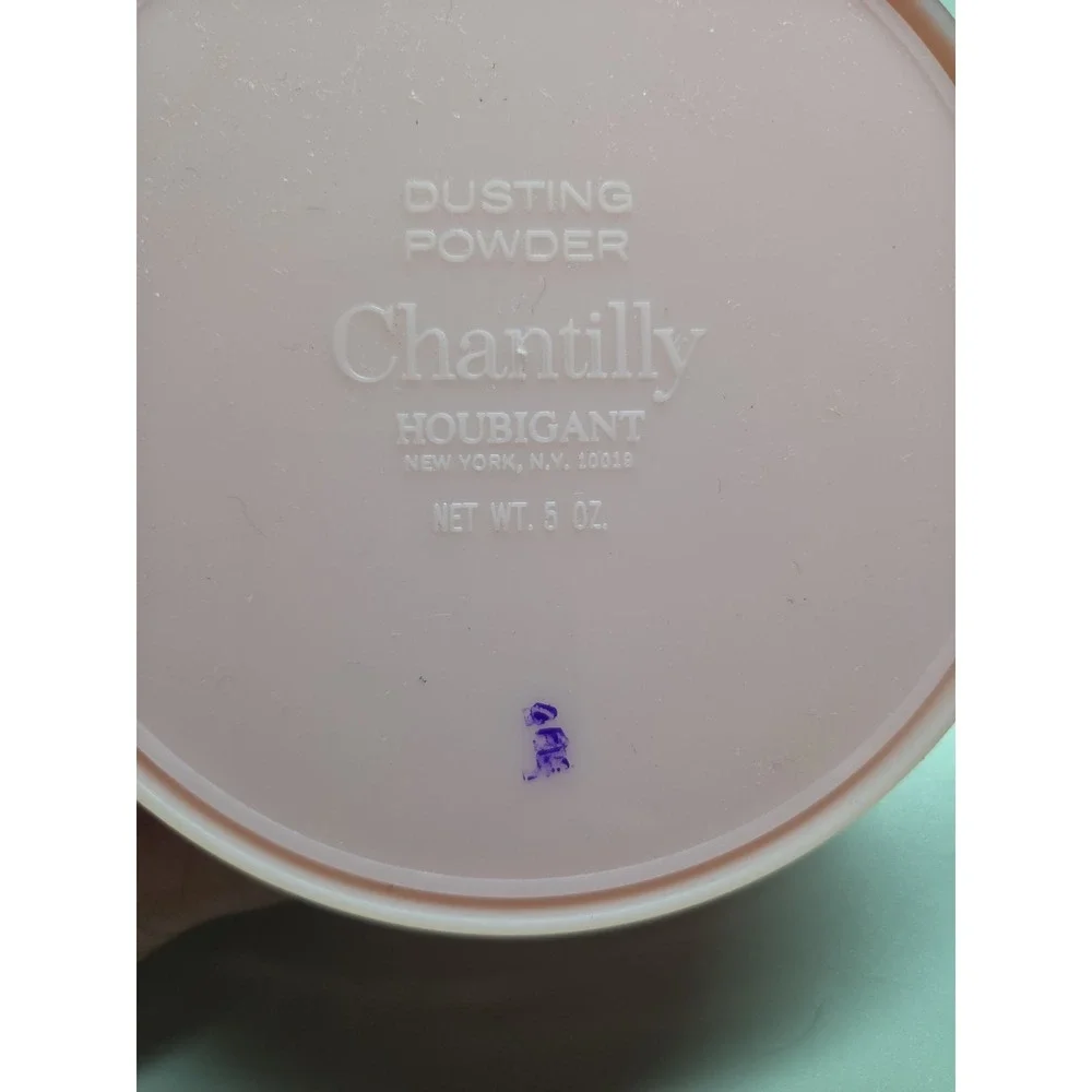 Vintage CHANTILLY by Houbigant Dusting Powder 5 oz  New York NOS